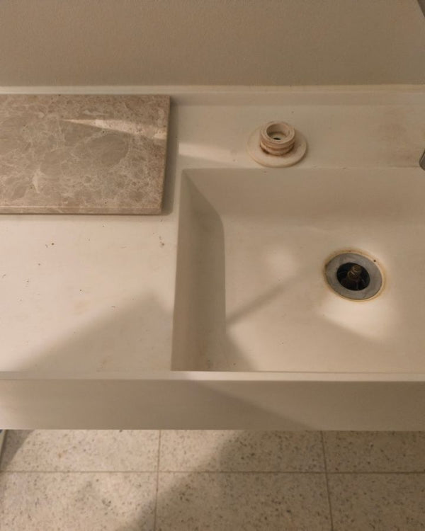 Bathroom sink – before