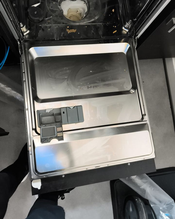 Dishwasher – before
